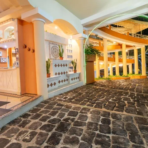 Gran Karmel Hotel, hotel en Santa Cruz Muluá