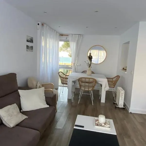 Apartamento primera línea de mar en Platja d'aro, hotel v destinaci Platja  d'Aro