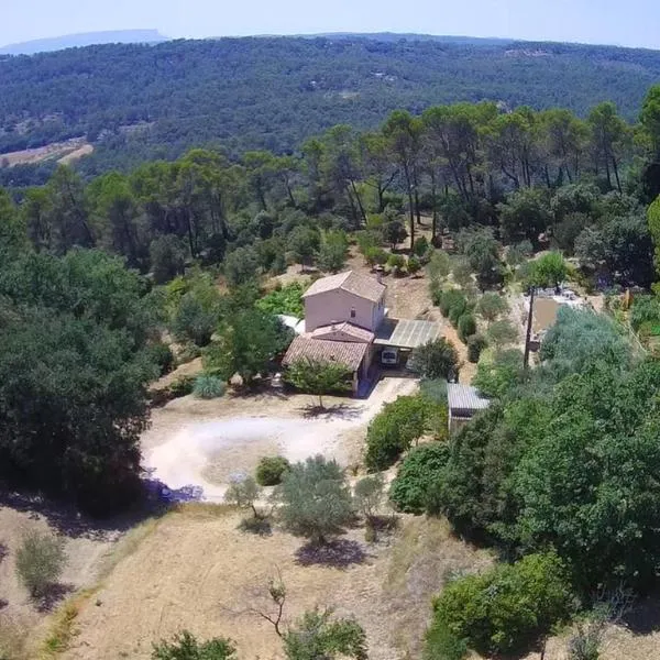 Barjols में, होटल La pinède de Manon Chambre et table d'hôtes