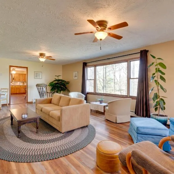 Peaceful Horseheads Hideaway with Deck and Yard!, hotel in Horseheads