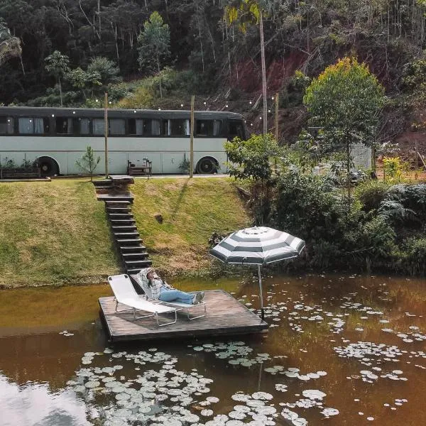 Hosperdagem no Ônibus Off White em Santa Teresa no Circuito Caravaggio, hotel in Santa Teresa