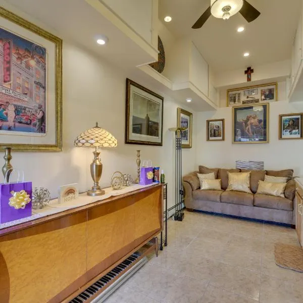 Cozy and Convenient Elmont Retreat with Patio!, hotel in Elmont