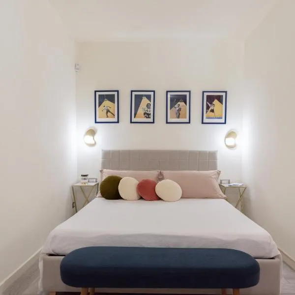 Private Suite Intermezzo, hotel in Naples