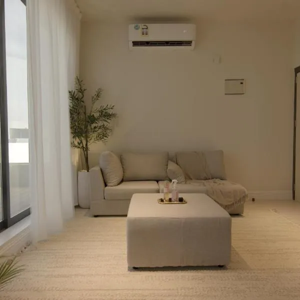 Modern Luxurious 1BR, Penthouse BLISS, hotel a Seeb
