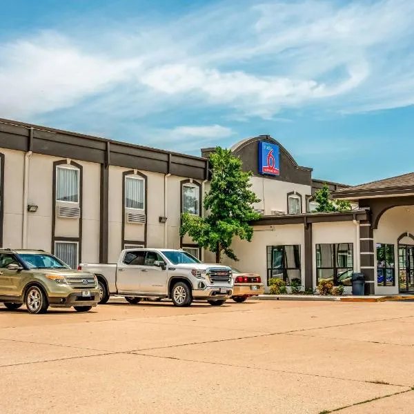 Studio 6 Claremore OK, hotel v destinaci Claremore