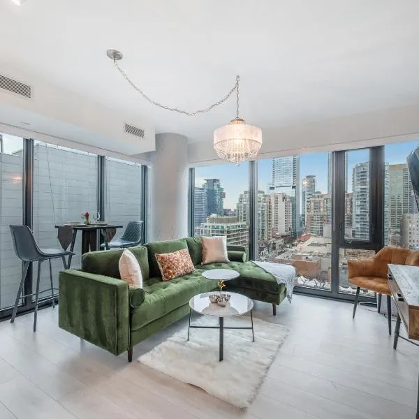 Designer One Bedroom Suite - Yorkville, khách sạn ở Toronto