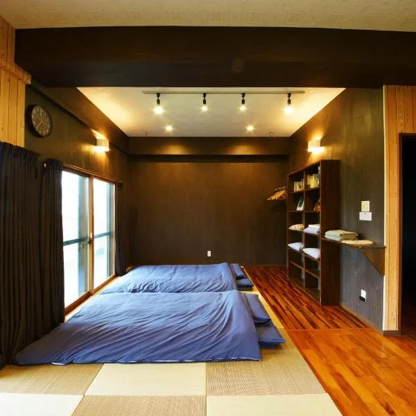 奄美ゲストハウス矢之脇町-Amami Guesthouse Yanowakicho-, hotel in Amami