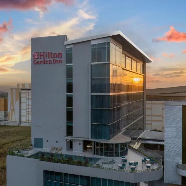 Hilton Garden Inn San Jose Airport City Mall, hotel in Alajuela City