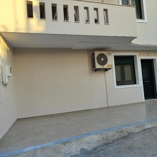 studio apartment KAMARES, hotel di Mytilini