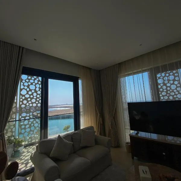 Juman flat Marina and Sea view, Hotel in Ḩayl Āl ‘Umayr