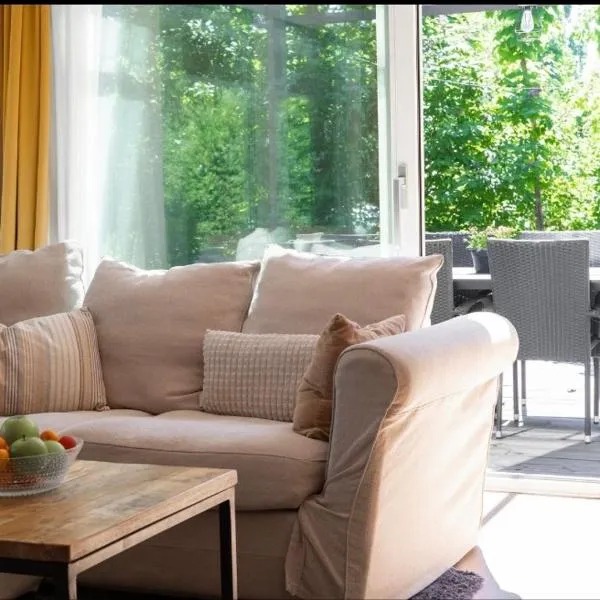 Beautiful house in peaceful area, hotel in Vantaa