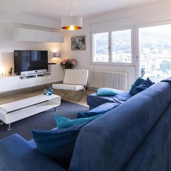 Apartment Design - Terrazzo, vista lago mozzafiato、カズラノのホテル