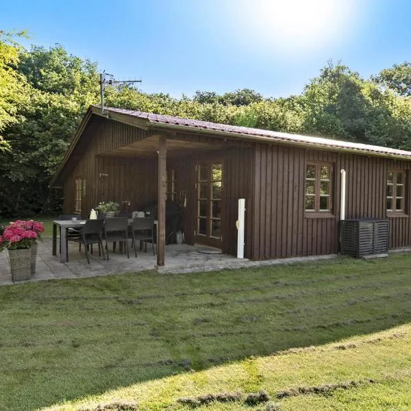 3 Bedroom Nice Home In Farsø: Farsø şehrinde bir otel