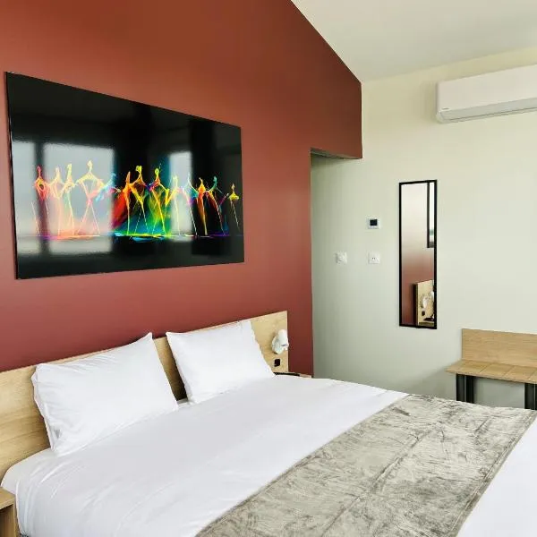 Hotel Wood Inn Bordeaux Aéroport、メリニャックのホテル