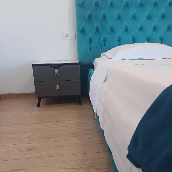 Wait`N Sea House – hotel w mieście Tuzla