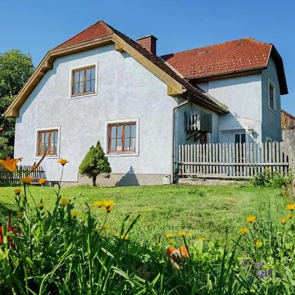 Landhaus auf der Alm, hotel en Langschlag
