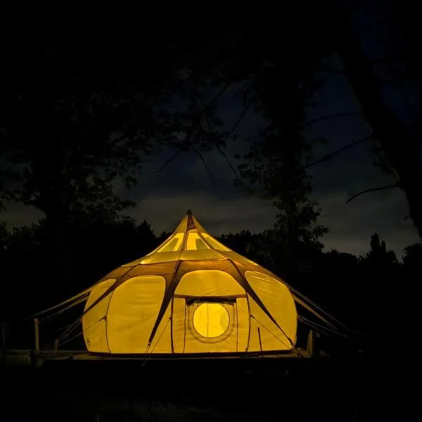 Nuit étoilée en pleine Nature, hotel v destinaci Solignac