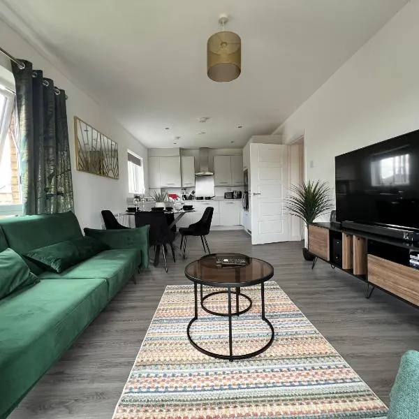 Modern 2 bedroom apartment, hotel v destinaci Sittingbourne