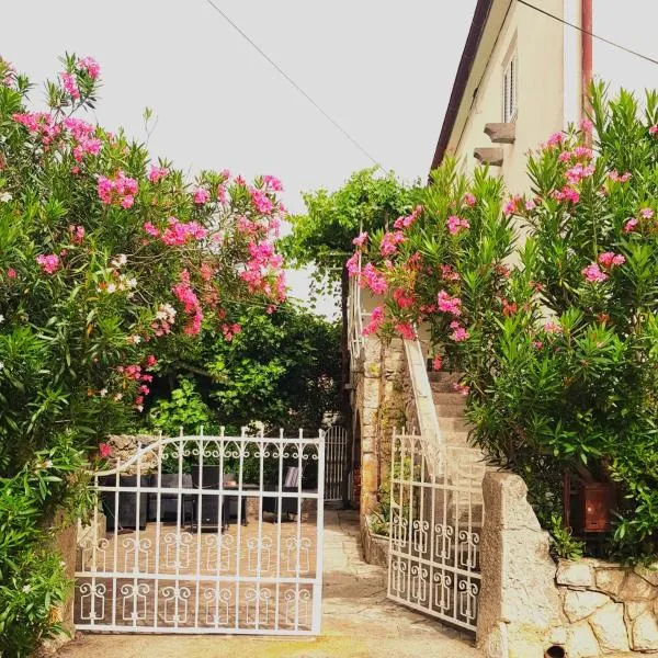 Placa – hotel w mieście Kornić