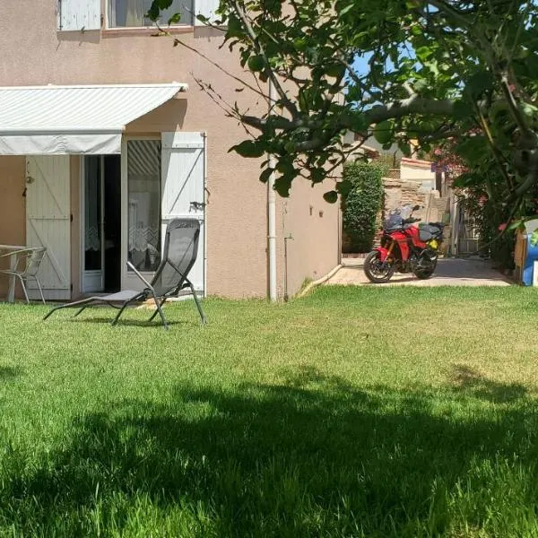 Jolie Studio en rez de jardin a L'Estaque Mourepiane, hotel in Marseille