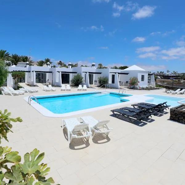 Salmarina Bungalows, hotel in Puerto del Carmen