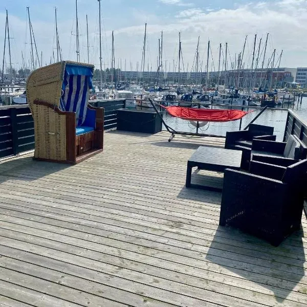 Hausboot Annis Mehrblick, hotel v destinaci Fehmarn