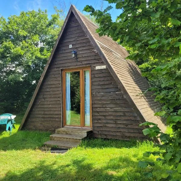 Camping les Hirondelles, hotel em Bourg-Sainte-Marie