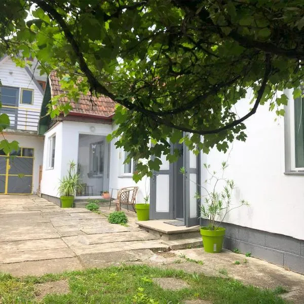 Casa Momo & Toto, hotel v destinaci Săcele