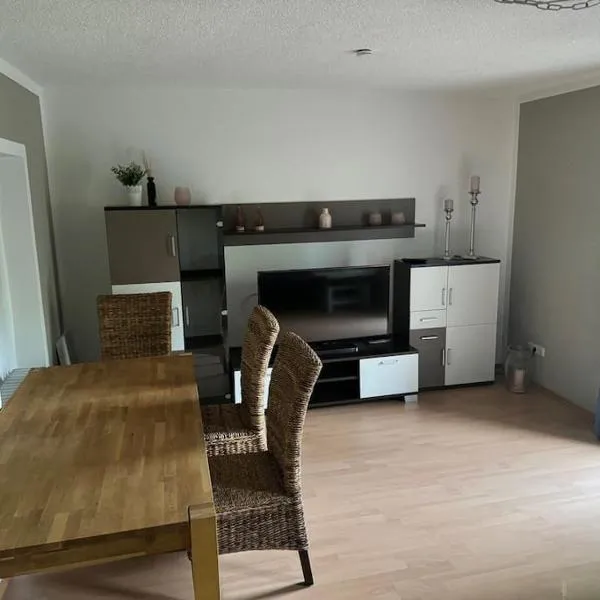 Ferienwohnung 7 Schlafplätze E Ladestation 11 KW, hotel v destinaci Kirchdorf am Inn