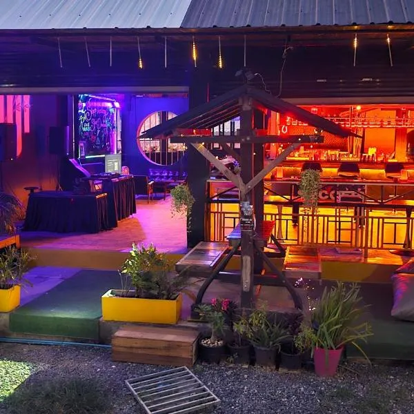 MBAR HOSTEL HAAD RIN, hotel v destinaci Haad Rin