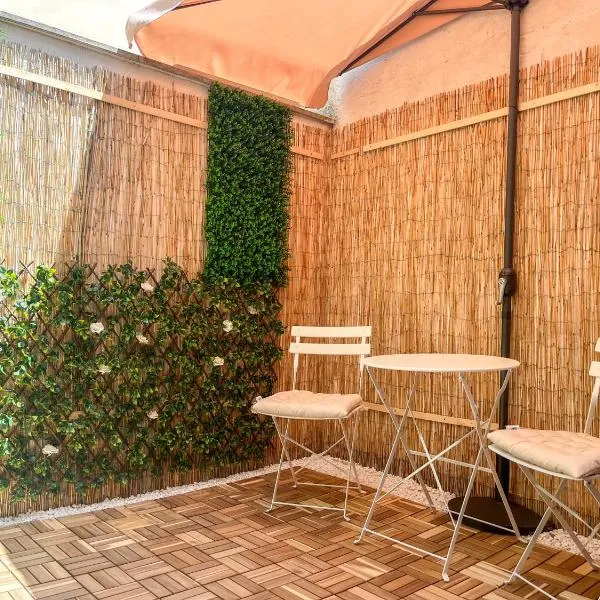 Renthouse Civico 5, hotel v destinaci Brindisi