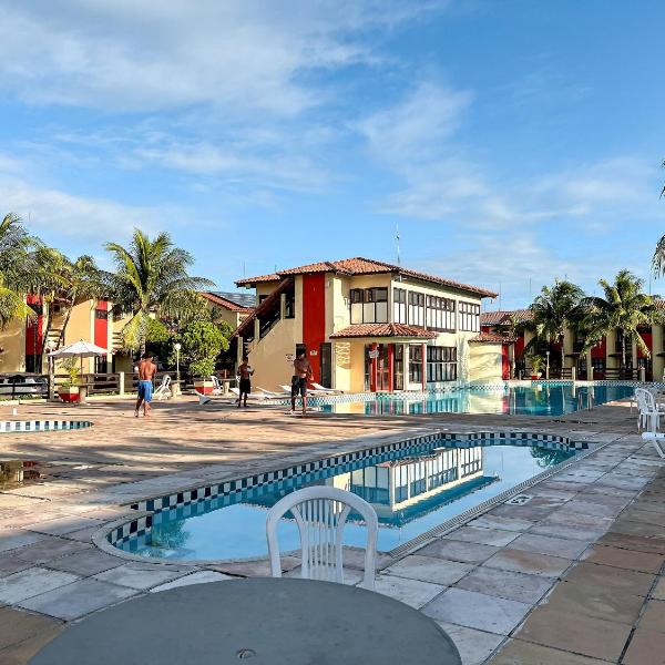 Casa em Condomínio localizado a aproximadamente 250m da praia de Taperapuã e da Arena Axé Moi, com 3 suítes todas com ar condicionado, piscinas adulto e infantil, sauna, portaria 24hrs e internet privativa 300MBPS. - Foto 4
