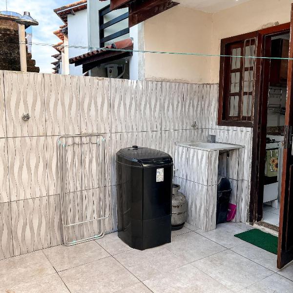 Casa em Condomínio localizado a aproximadamente 250m da praia de Taperapuã e da Arena Axé Moi, com 3 suítes todas com ar condicionado, piscinas adulto e infantil, sauna, portaria 24hrs e internet privativa 300MBPS. - Foto 3