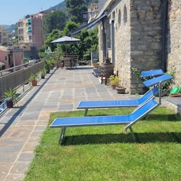 Shiverty apartment, hotel v destinácii Pieve Ligure