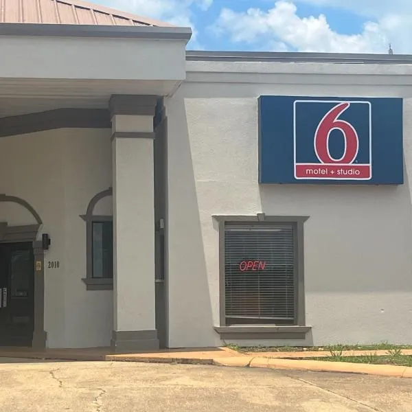 Studio 6 Hammond, LA I12 I55, hotel v destinaci Hammond