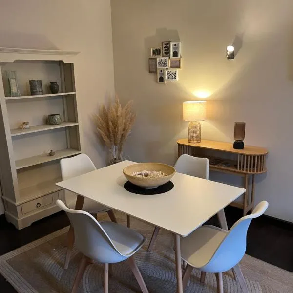 Appartement 4 pers avec jardin & parking-calme-proche Clermont, hotel a Royat