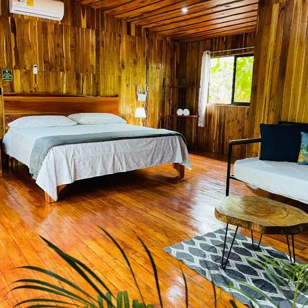 Río Celeste, Cacahua Lodge, hotel di Rio Celeste