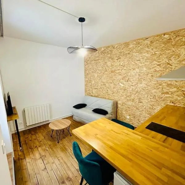 Studio, hotel in Aurillac