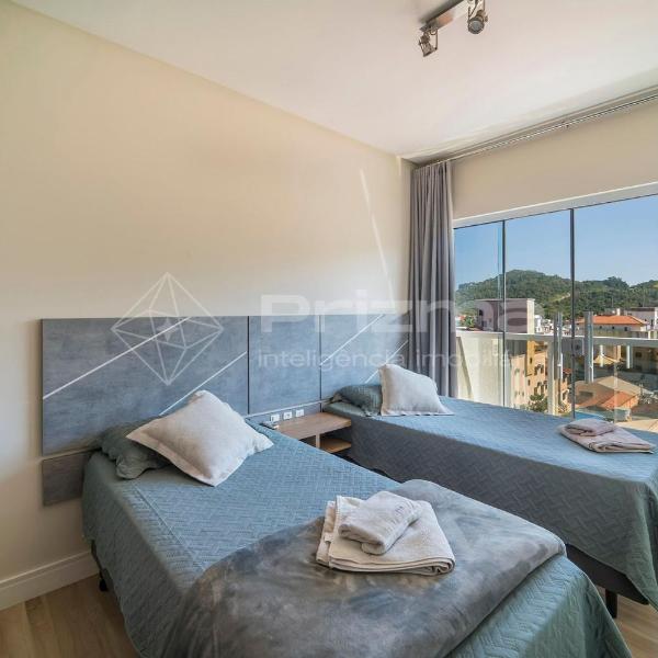 Mario Guilherme - 402 - Excelente Cobertura Duplex - Centro- Bombinhas - À poucos metros da praia - Foto 2
