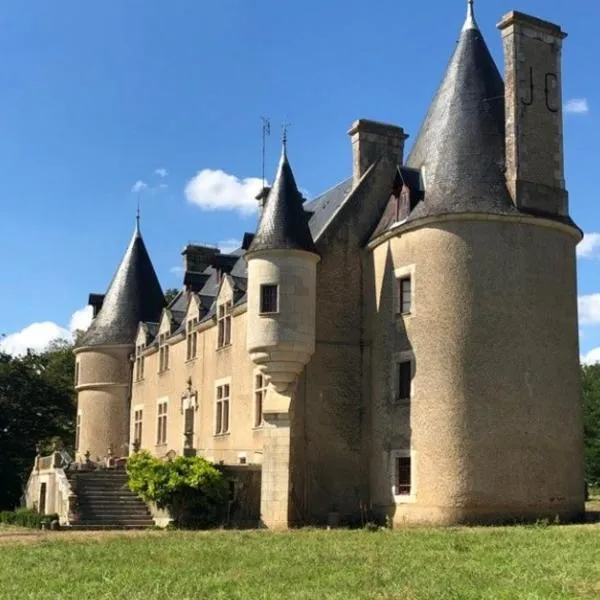 Chambre dans tour du 15ème siècle, hotel v destinácii Mauvières