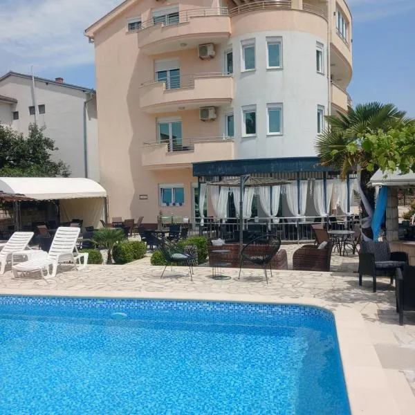 Guest House Denis, hotel v destinaci Donji Štoj
