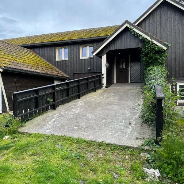 Myrbø Gård Summer Apartment For Rent, Close To The Atlantic Ocean Road, hotel v destinaci Askvåg