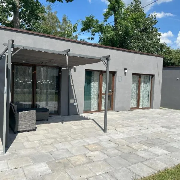 Domki Pasieka Domek C, хотел в Przeczyce