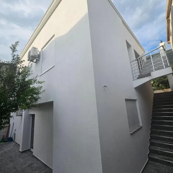 Nela, hotel in Sutomore
