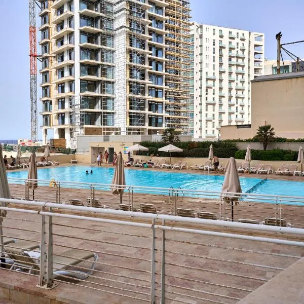 FortCambridge 2BR, pool, Terrace, hotel in Sliema