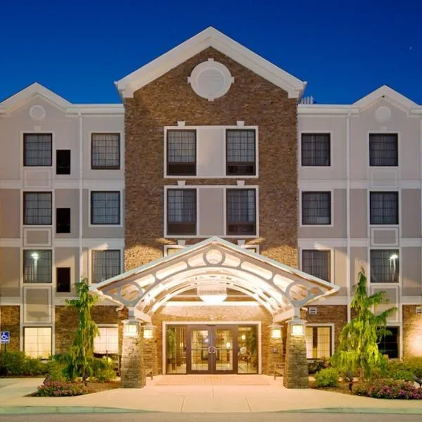 Staybridge Suites Indianapolis-Airport by IHG, khách sạn ở Plainfield