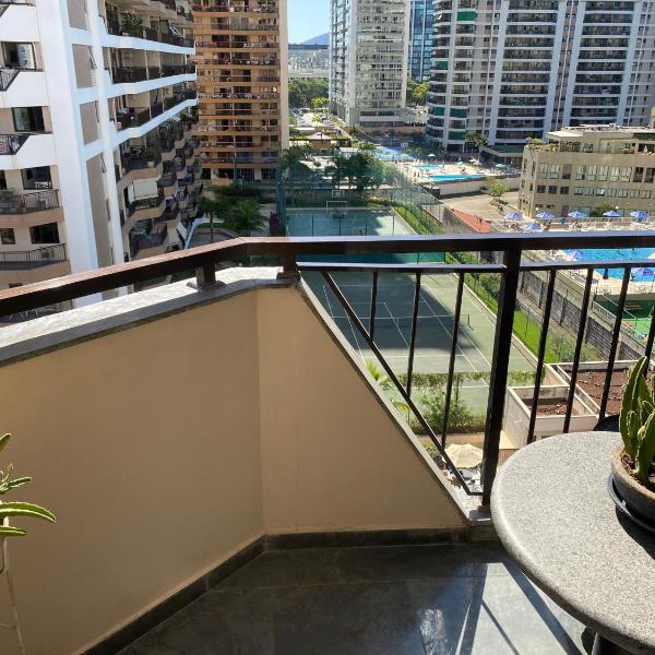 Confortável Suite com varanda na praia Barra da Tijuca - Foto 5