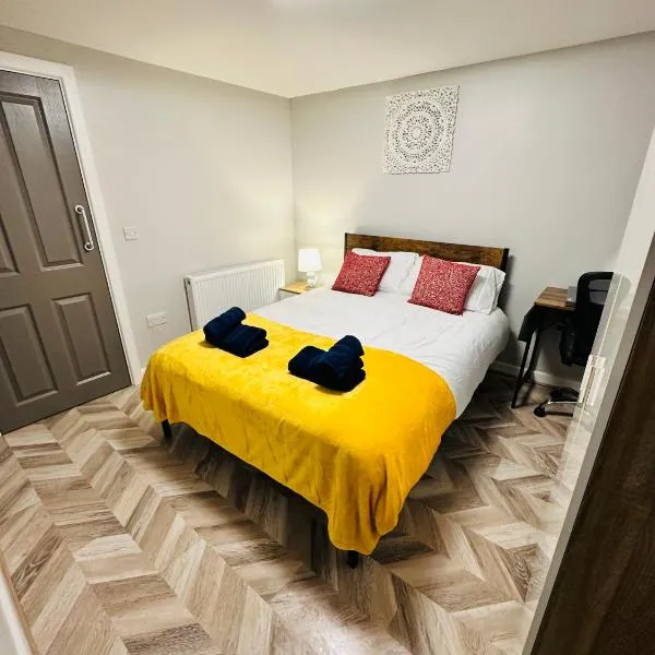 Comfy Studio Flat and Workspace near Ashton-U-Lyne Station, hotel in Stalybridge