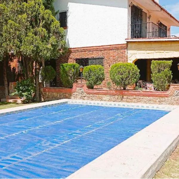 Casa Vacacional con Alberca y Asador Tequisquiapan Querétaro Club de Golf, hotel a El Sauz Tequisquiapan