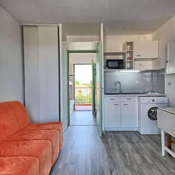 Studio cabine, Hotel in La Londe-les-Maures